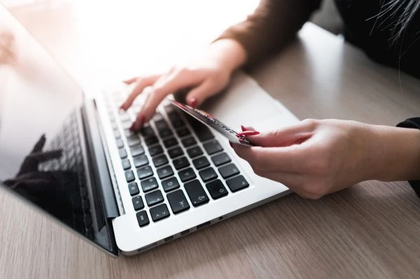 一颗土豆引发的生命启示:从平凡中窥见不凡的人生智慧