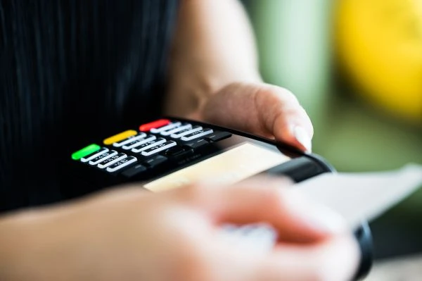 《从哭倒长城到文化符号:解码孟姜女故事的千年嬗变》