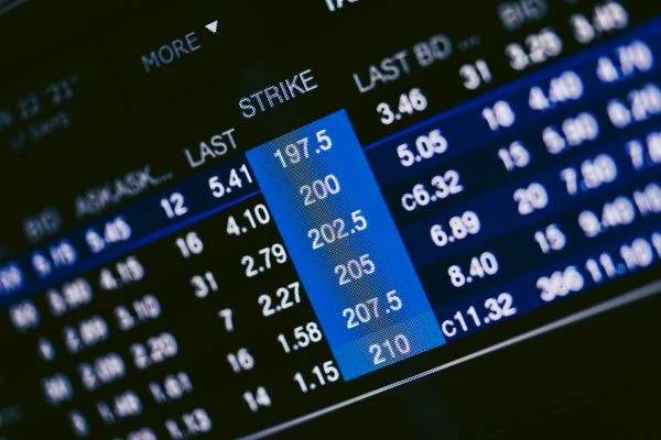 从贫民窟到篮球巅峰：詹姆斯励志故事教会我们的5个人生真理