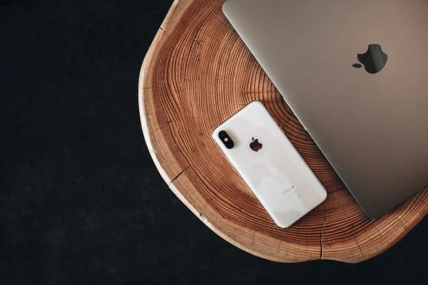 《黑暗中的光明使者:海伦·凯勒故事带给现代人的灵魂震撼》