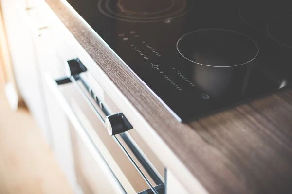 《管道的故事》读后感：从提桶到管道的人生财富觉醒