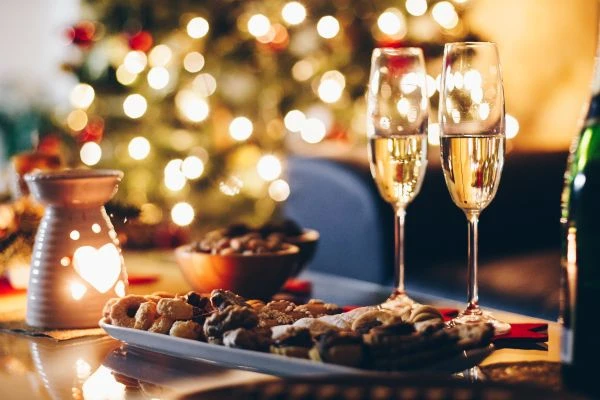 《千年智慧的光芒：中华勤学故事书如何点亮现代人的精神灯塔》