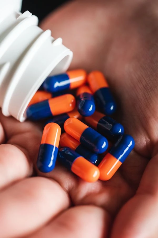 《在红色记忆里寻找力量：读<党的故事>带给我们的精神震撼》